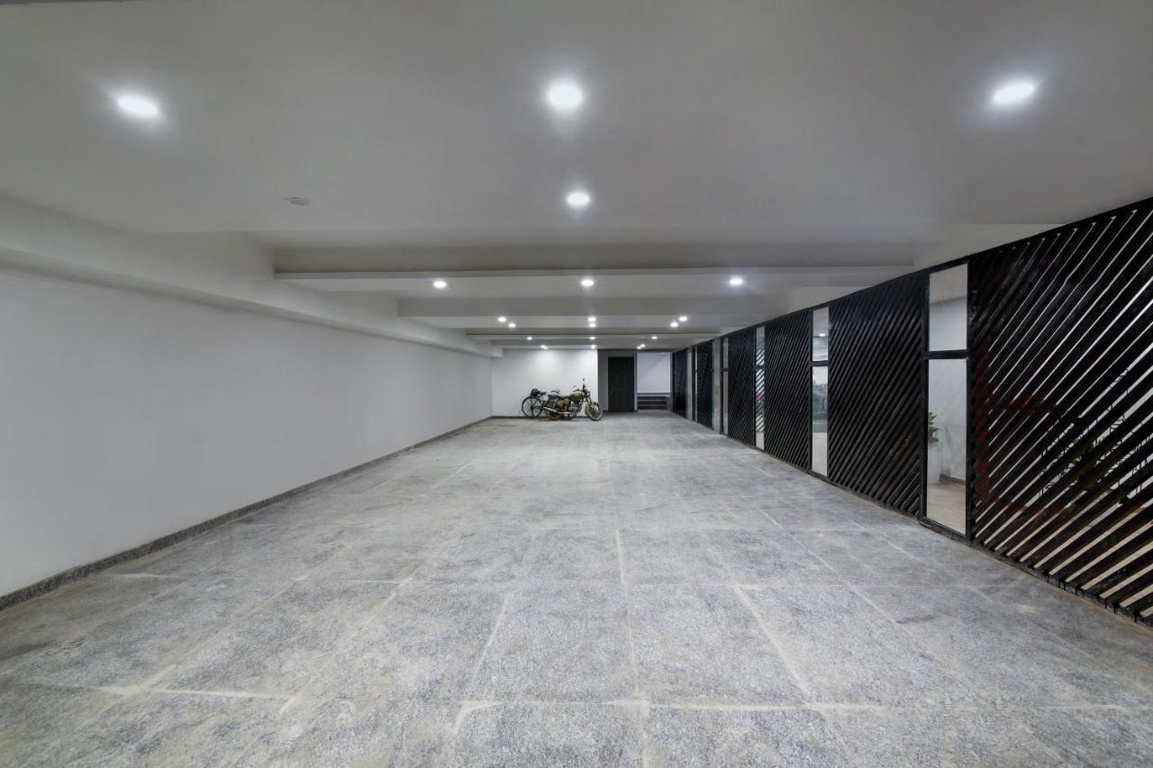 โรงแรมแซฟฟรอน โกลด์ นิวเดลี ภายนอก รูปภาพ